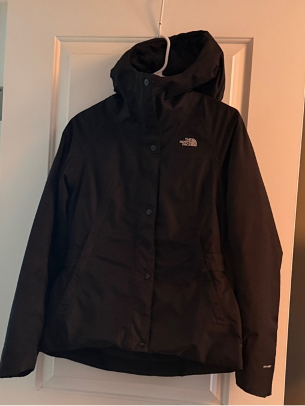 Black Size small women’s TNF winter jacket.